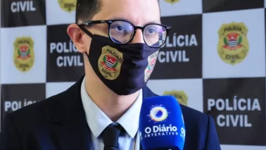 VÍDEO : Delegado confirma prisões e esclarecimento de homicídio