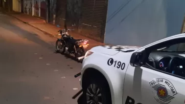 Polícia Militar detém suspeitos e recupera moto após furto