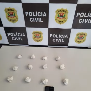 118532 Polícia Civil encontra entorpecente em casa de suspeito de roubo