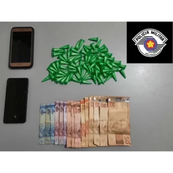 121485 Força Tática detém adolescentes por tráfico de drogas no Nadir Kenan