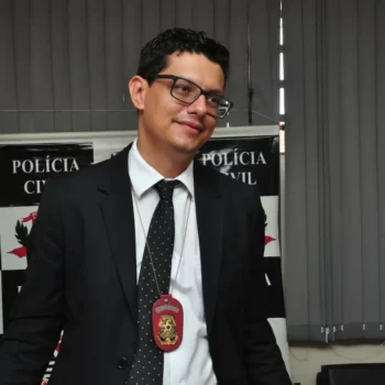 123211 Título de cidadania para delegado que atua em Barretos
