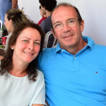 124489 Casal em manhã festiva