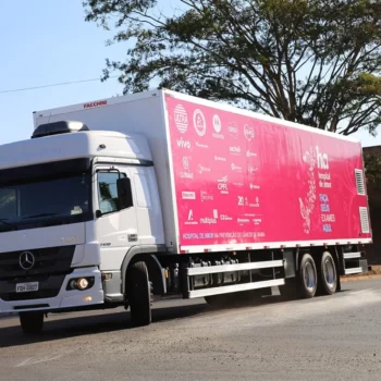 120374 Carreta de prevenção ao câncer oferece exames na região
