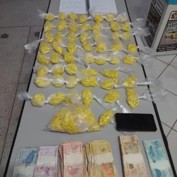 124497 Polícia Militar detém suspeito e apreende 1,3kg de cocaína