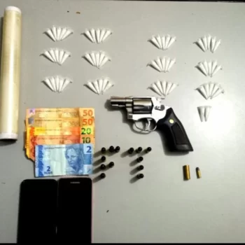123346 Polícia Militar detém suspeitos e apreende revólver e cocaína