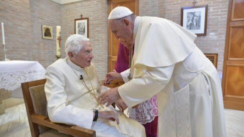 cq5dam.thumbnail.cropped.750.422 Papa Francisco revela a “profecia” de Bento XVI sobre o futuro da Igreja
