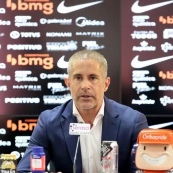 121310 Corinthians demite Sylvinho após três rodadas do Paulistão