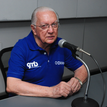 Domingues Netto Os sábios aprendem com os erros dos outros, os tolos com os próprios erros e os idiotas não aprendem nunca.