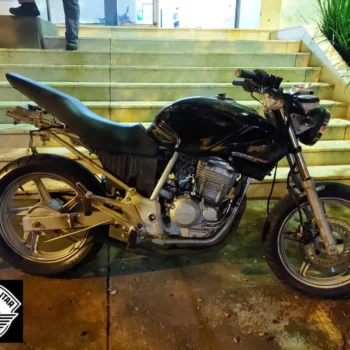 124501 Moto furtada é encontrada pela PM em residência