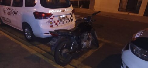 DIVULGAÇÃO Polícia Militar encontra infrator e recupera moto furtada