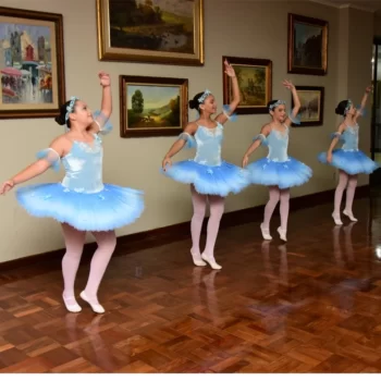123964 Lindas bailarinas