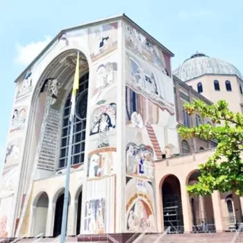 123199 Santuário de Aparecida inaugura mosaico com cenas bíblicas em fachada