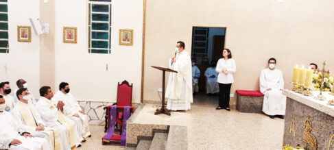 Padre Carlos Araki é o novo pároco de Embaúba Padre Carlos Araki é o novo pároco de Embaúba