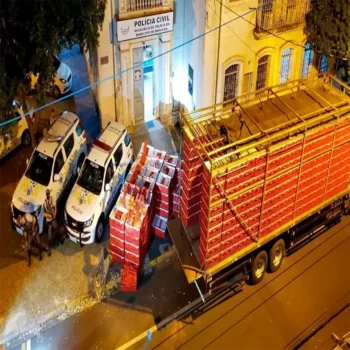 96697 Polícia Rodoviária apreende mais de cinco toneladas de maconha