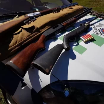 109163 Polícia Ambiental apreende armas e multa caçadores