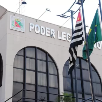 92358 Câmara rejeita veto do Executivo em projeto sobre escola cívico-militar