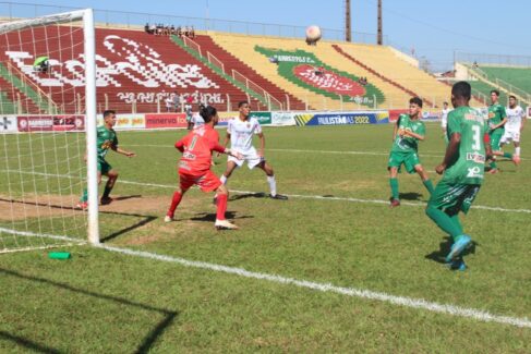 Time sub-17 barretense venceu a segunda em casa na 2ª fase do paulista ( Foto: Juliana Wilman Quadros) Após nova vitória, BEC sub-17 se aproxima de classificação no estadual