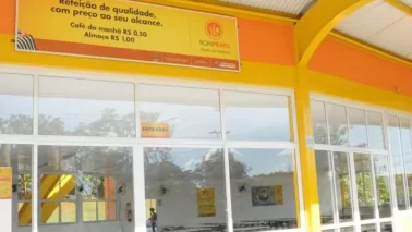 Bom Prato adota almoço por marmitex para evitar aglomerações