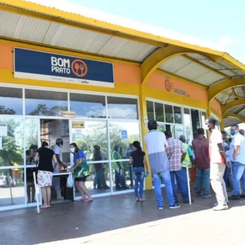108010 Bom Prato mantém atendimento na fase emergencial