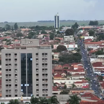 110802 Militares descontaminarão locais de grande circulação em Barretos
