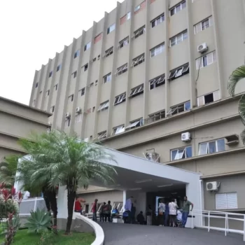 111909 Estudante é vítima de tentativa de homicídio e levado para Santa Casa