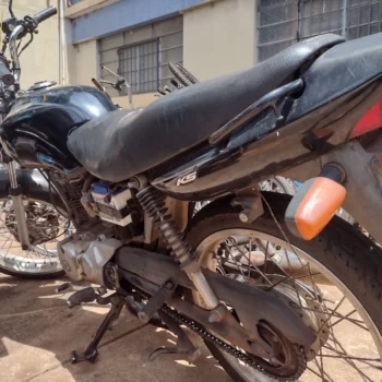 117634 Moto furtada é encontrada em residência abandonada