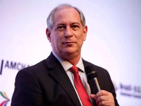 Ciro Gomes é candidato pelo PDT Ciro Gomes participa de lançamento de candidatura em Barretos