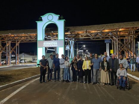 Pórtico foi inaugurado pela prefeita Paula Lemos com a presença de vereadores e familiares do Dr. Zaiden Prefeita Paula Lemos inaugura pórtico turístico
