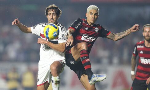 Copa do Brasil Flamengo e São Paulo decidem hoje (14), às 21h30, no estádio do Maracanã, quem será o primeiro finalista da Copa do Brasil.