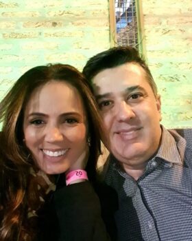 Dia de festa para Bia Bastos Pardini que recebe todo o carinho pelo aniversário. A data será marcada pelo amor incondicional do marido Rogério, filhos Caio e Rafael e demais familiares. Parabéns e felicidades!! Parabéns para Bia