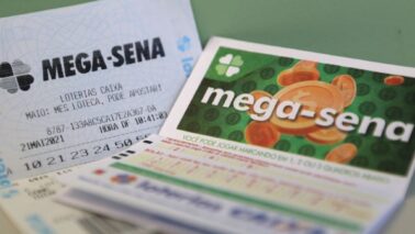 O prêmio do concurso 2.974 da Mega-Sena acumulou no sorteio de quinta-feira (19). Nenhum apostador acertou as seis dezenas: 03 – 10 – 12 – 19 – 37 – 40.