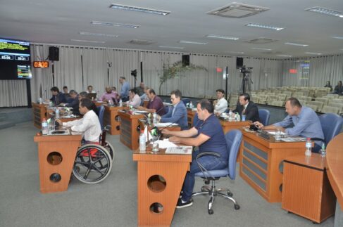 Vereadores participaram de sessão ordinária no dia 10 de outubro Vereadores arquivam projeto sobre escola de skate