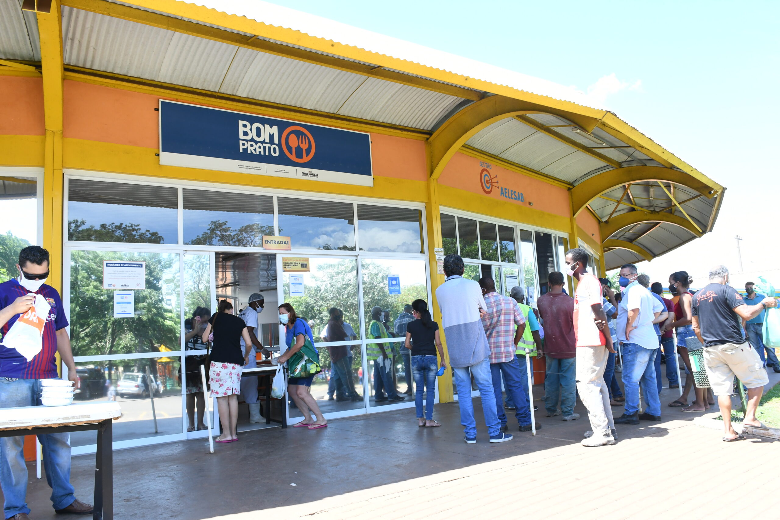 Bom Prato completa 7 anos em Barretos