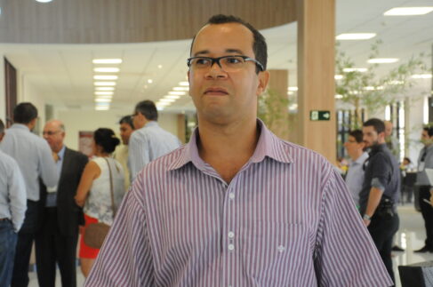 rolando_agricultura (2) O FEAP, disponibilizou em 2022, cinco linhas de financiamento, com a liberação de um total de R$ 204 milhões em todo estado, atendendo 1.121 produtores, de 303 municípios, através dos programas: Desenvolvimento Rural Sustentável Paulista, Pró-Trator e Implementos Agro SP, Agricultura Sustentável Paulista, Produção Animal Sustentável Paulista e Aquicultura e pesca Sustentável Paulista.