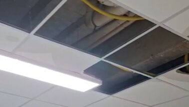 Screenshot_20260304_161456_WhatsApp Vazamento provoca danos em teto do Novo Postão